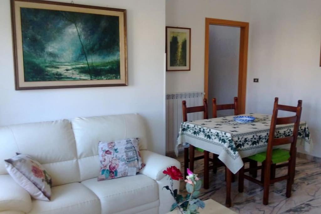 Apartamento Girasole A Due Passi Dal Mare Minturno Exterior foto